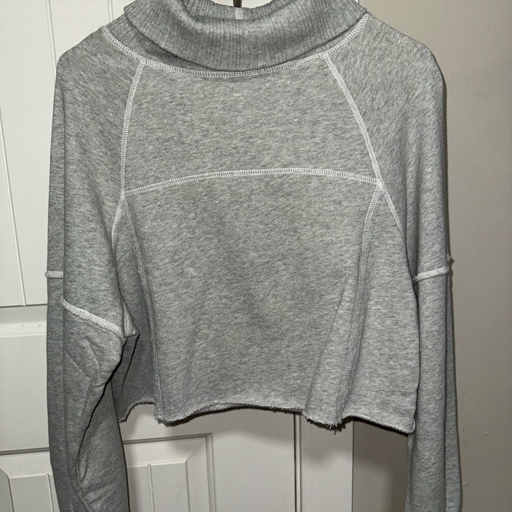NWOT Grey Aerie New Heights Turtleneck